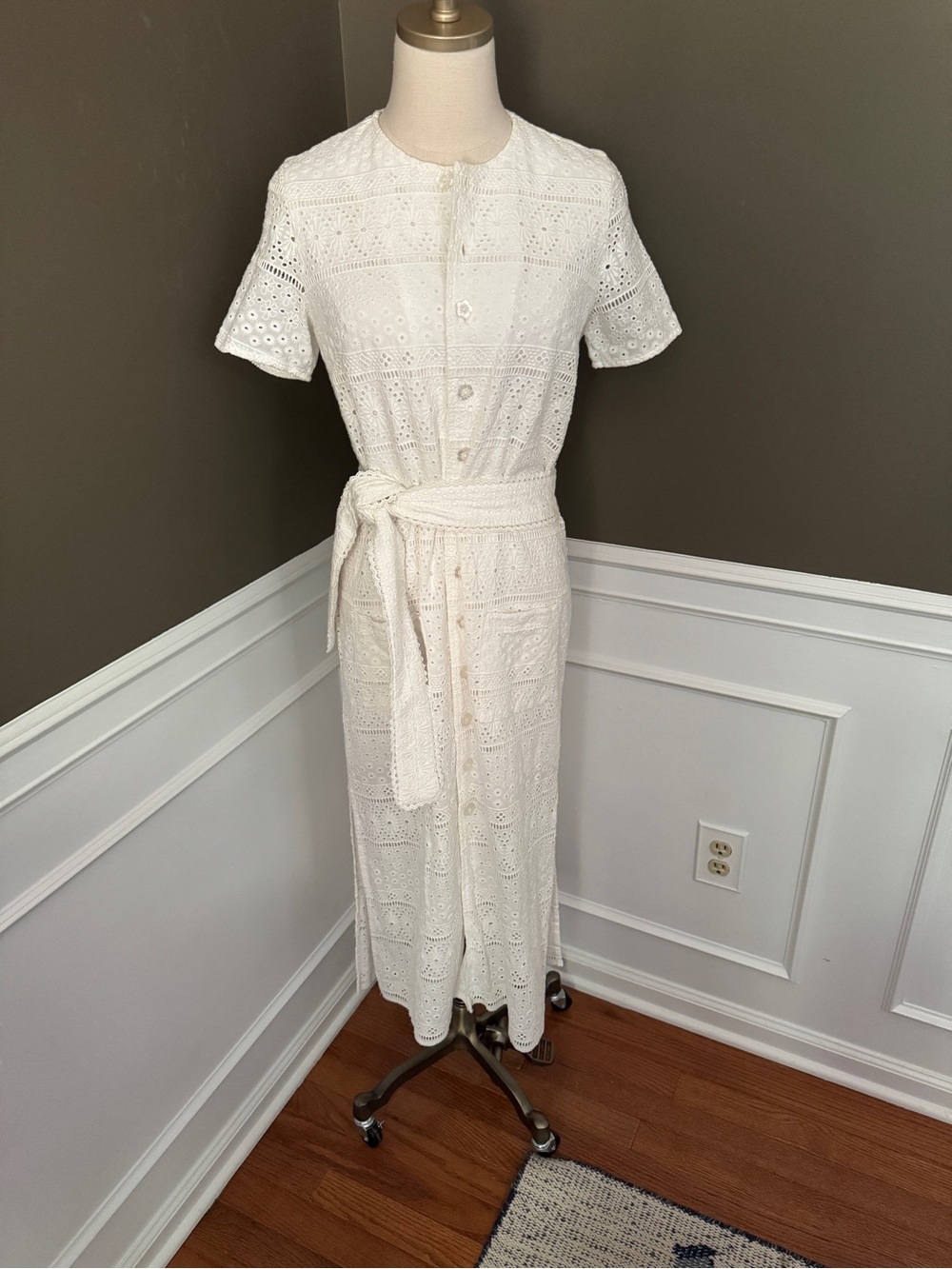 Cartolina Nantucket White Eyelet Belted Dress Small
